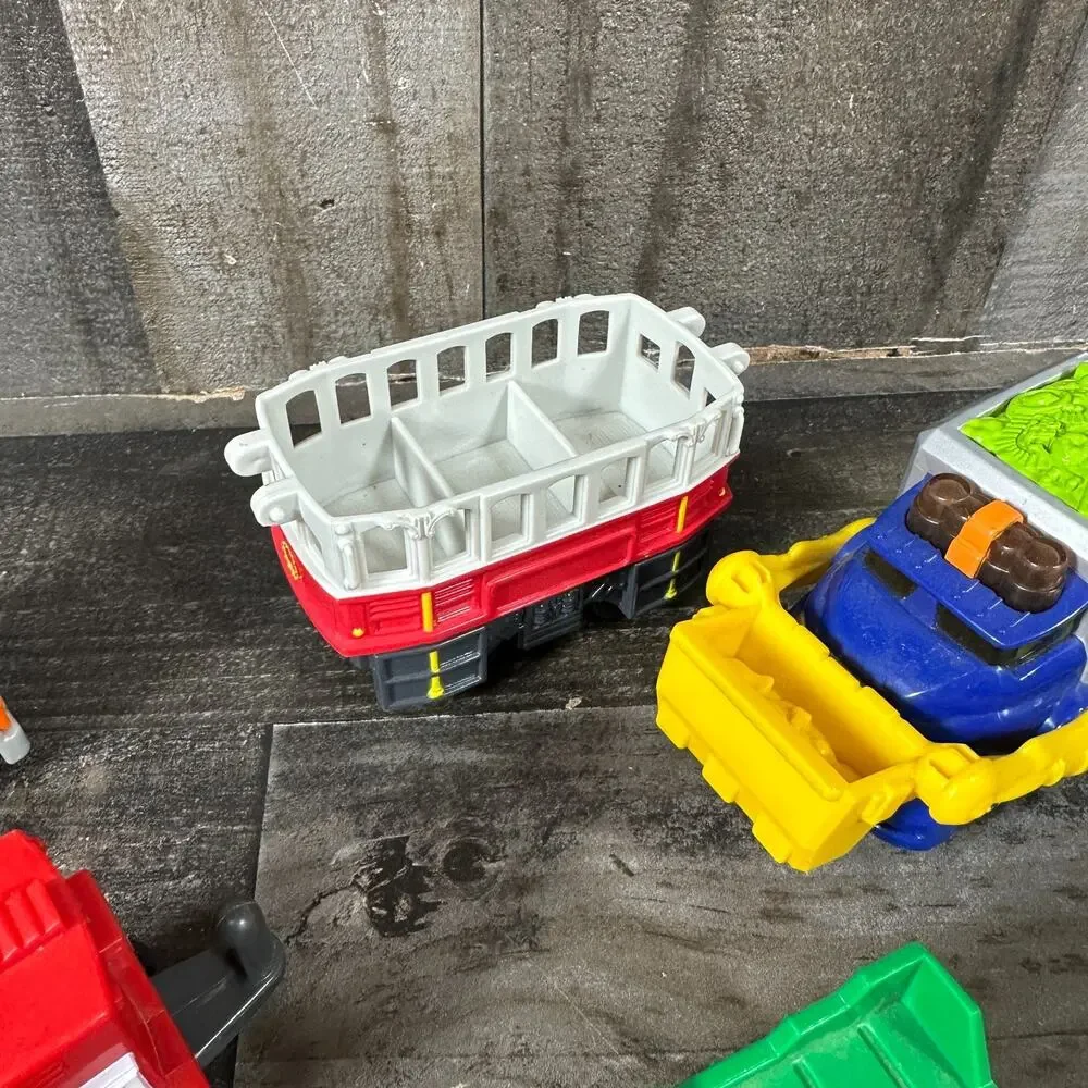 Fisher-Price GeoTrax Train‎ & Vehicle Lot Engines Fire Truck Dump Truck Bus